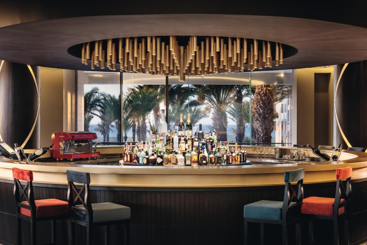 Moevenpick Hotel & Casino Malabata Tanger מראה חיצוני תמונה The bar at the 101 Lounge